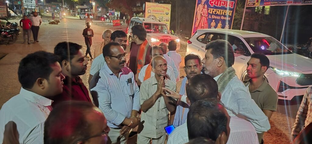 जांजगीर पहुंचे मुख्यमंत्री साय ने कहा-कांग्रेस महिलाओं को 01 लाख का लालच देकर भरवा रही फॉर्म,आपके पास भूल सुधारने का मौका है, कांग्रेस को जड़ से उखाड़ फेंके, प्रदेश अध्यक्ष किरण देव भी रहे मौजूद, जिला भाजपा कार्यालय में प्रदेश अध्यक्ष ने ली पत्रकार वार्ता जांजगीर पहुंचे मुख्यमंत्री साय ने कहा-कांग्रेस महिलाओं को 01 लाख का लालच देकर भरवा रही फॉर्म,आपके पास भूल सुधारने का मौका है, कांग्रेस को जड़ से उखाड़ फेंके, प्रदेश अध्यक्ष किरण देव भी रहे मौजूद, जिला भाजपा कार्यालय में प्रदेश अध्यक्ष ने ली पत्रकार वार्ता kshititech