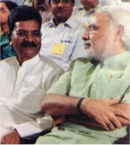 पढ़ा- लिखा आदमी कैसे करेगा गलत बयान बाजी,महंत ने मोदी के साथ करी अपनी फोटो साझा, राजनांदगांव की सभा में मोदी वाले अपने बयान पर नेता प्रतिपक्ष महंत ने कहा^ विशुद्ध छत्तीसगढ़िया वाक्यो को गलत तरीके से प्रस्तुत कर छवि खराब करने की हो रही साजिश, मैं छत्तीसगढ़िया संस्कृति में हूं रचा- बसा पढ़ा- लिखा आदमी कैसे करेगा गलत बयान बाजी,महंत ने मोदी के साथ करी अपनी फोटो साझा, राजनांदगांव की सभा में मोदी वाले अपने बयान पर नेता प्रतिपक्ष महंत ने कहा^ विशुद्ध छत्तीसगढ़िया वाक्यो को गलत तरीके से प्रस्तुत कर छवि खराब करने की हो रही साजिश, मैं छत्तीसगढ़िया संस्कृति में हूं रचा- बसा kshititech