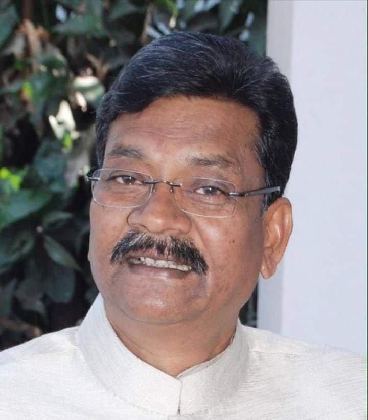 पढ़ा- लिखा आदमी कैसे करेगा गलत बयान बाजी,महंत ने मोदी के साथ करी अपनी फोटो साझा, राजनांदगांव की सभा में मोदी वाले अपने बयान पर नेता प्रतिपक्ष महंत ने कहा^ विशुद्ध छत्तीसगढ़िया वाक्यो को गलत तरीके से प्रस्तुत कर छवि खराब करने की हो रही साजिश, मैं छत्तीसगढ़िया संस्कृति में हूं रचा- बसा पढ़ा- लिखा आदमी कैसे करेगा गलत बयान बाजी,महंत ने मोदी के साथ करी अपनी फोटो साझा, राजनांदगांव की सभा में मोदी वाले अपने बयान पर नेता प्रतिपक्ष महंत ने कहा^ विशुद्ध छत्तीसगढ़िया वाक्यो को गलत तरीके से प्रस्तुत कर छवि खराब करने की हो रही साजिश, मैं छत्तीसगढ़िया संस्कृति में हूं रचा- बसा kshititech