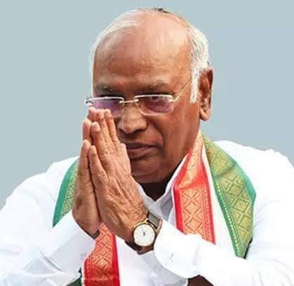 मेनिफेस्टो 2024- चुनावी घोषणाओं में कांग्रेस भारी- कांग्रेस के घोषणा पत्र में 5 न्याय, 25 गारंटी:400 रु. मजदूरी, गरीब महिलाओं को सालाना 1 लाख, MSP कानून और जाति जनगणना का वादा, सरकार बनने पर बुजुर्गों को रेलवे में देगी रियायत, कांग्रेस अध्यक्ष खड़गे ने कहीं बड़ी बात- मोदी डरते हैं मणिपुर जाने से, भाजपा में चल रहा- चंदा दो, ठेका लो kshititech