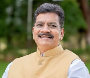 सठिया गिस महंत-छत्तीसगढ़ विधानसभा के नेता प्रतिपक्ष के मोदी के डिफाल्टर वाले बयान पर पूर्व विधायक डॉक्टर खिलावन साहू ने कहा-सठिया गए हैं महंत, तथा मानसिक संतुलन खो चुके हैं, साहू ने कहा- नजर नहीं आ रही मैदान में कांग्रेस और महंत कह रहे जीतेंगे 5- 6 सीट, खिलावन ने कहा महंत छत्तीसगढ़िया एवं कबीरहा होने का कर रहे ढोंग सठिया गिस महंत-छत्तीसगढ़ विधानसभा के नेता प्रतिपक्ष के मोदी के डिफाल्टर वाले बयान पर पूर्व विधायक डॉक्टर खिलावन साहू ने कहा-सठिया गए हैं महंत, तथा मानसिक संतुलन खो चुके हैं, साहू ने कहा- नजर नहीं आ रही मैदान में कांग्रेस और महंत कह रहे जीतेंगे 5- 6 सीट, खिलावन ने कहा महंत छत्तीसगढ़िया एवं कबीरहा होने का कर रहे ढोंग kshititech