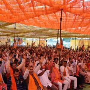 कमलेश को जिताने भाजपा के सम्मेलन- भूपेश सरकार के घोटाले को जनता के बीच रख लोकसभा में फतह हासिल करेगी भाजपा- शक्ति विधानसभा के बाराद्वार में संपन्न कार्यकर्ता सम्मेलन में भाजपा नेताओं ने किया बघेल सरकार के घोटाले का जिक्र, कहा मोदी गारंटी देश में मतदाताओं के बीच बनी विश्वास की गारंटी,जैजैपुर में भी हुआ भाजपा का कार्यकर्ता सम्मेलन kshititech