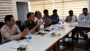 सार्वजनिक उद्योगों को निजी हाथों में जाने से बचाना होगा, कांग्रेस को मजबूत करें : डॉ. महंत,श्रमिक संगठन सीटू के पदाधिकारियों से नेता प्रतिपक्ष ने की मुलाकात, महंत ने कहा- देश में कांग्रेस शासन के समय हुई थी लाभकारी उद्योगों की स्थापना, भाजपा ने आते ही चंद उद्योगपतियों के हाथों में बेच दिया देश का सारा उद्योग सार्वजनिक उद्योगों को निजी हाथों में जाने से बचाना होगा, कांग्रेस को मजबूत करें : डॉ. महंत,श्रमिक संगठन सीटू के पदाधिकारियों से नेता प्रतिपक्ष ने की मुलाकात, महंत ने कहा- देश में कांग्रेस शासन के समय हुई थी लाभकारी उद्योगों की स्थापना, भाजपा ने आते ही चंद उद्योगपतियों के हाथों में बेच दिया देश का सारा उद्योग kshititech