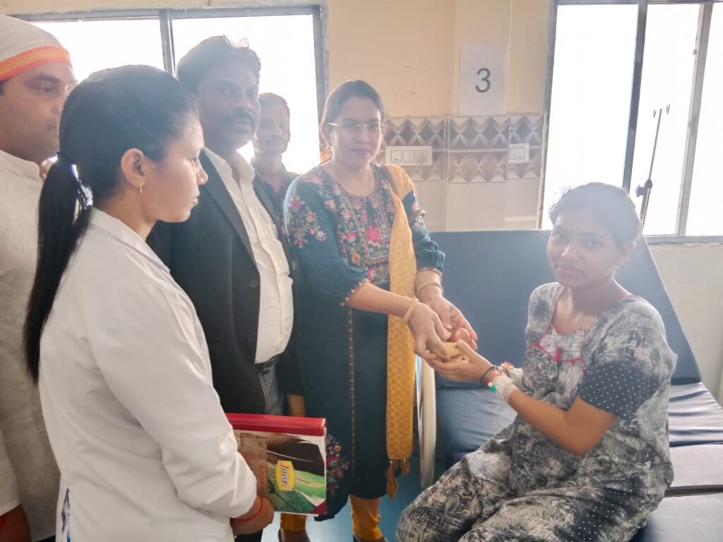 बिसाहू दास महंत जी सच्चे जनसेवक थे-राकेश महंत अधिवक्ता शक्ति,बीड़ी महंत की जन्म शताब्दी पर श्रद्धांजलि सभा, फल वितरण, वस्त्र वितरण एवं निशुल्क स्वास्थ्य शिविर का हुआ आयोजन, अधिवक्ता संघ के जिला अध्यक्ष नरेश सेवक सहित वरिष्ठ अधिवक्ताओं ने किया दीप प्रज्वलन, होम्योपैथी चिकित्सक डॉक्टर वीरेंद्र पुरी ने भी दी अपनी सेवाएं बिसाहू दास महंत जी सच्चे जनसेवक थे-राकेश महंत अधिवक्ता शक्ति,बीड़ी महंत की जन्म शताब्दी पर श्रद्धांजलि सभा, फल वितरण, वस्त्र वितरण एवं निशुल्क स्वास्थ्य शिविर का हुआ आयोजन, अधिवक्ता संघ के जिला अध्यक्ष नरेश सेवक सहित वरिष्ठ अधिवक्ताओं ने किया दीप प्रज्वलन, होम्योपैथी चिकित्सक डॉक्टर वीरेंद्र पुरी ने भी दी अपनी सेवाएं kshititech