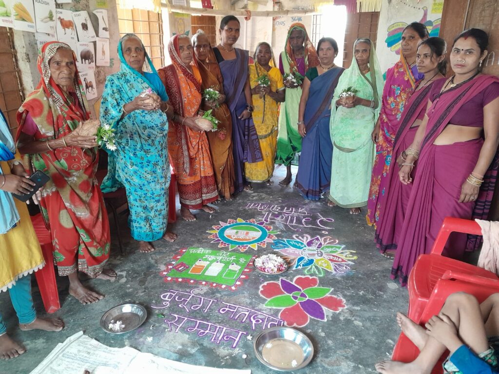 शक्ति जिले में लोकसभा चुनाव के लिए मतदान दल हो रहे तैयार,आईएएस कलेक्टर टोपनो के मार्गदर्शन में चुनावी कार्य जोरों से, सभी जुटे लोकतंत्र के महापर्व को सफल बनाने में शक्ति जिले में लोकसभा चुनाव के लिए मतदान दल हो रहे तैयार,आईएएस कलेक्टर टोपनो के मार्गदर्शन में चुनावी कार्य जोरों से, सभी जुटे लोकतंत्र के महापर्व को सफल बनाने में kshititech