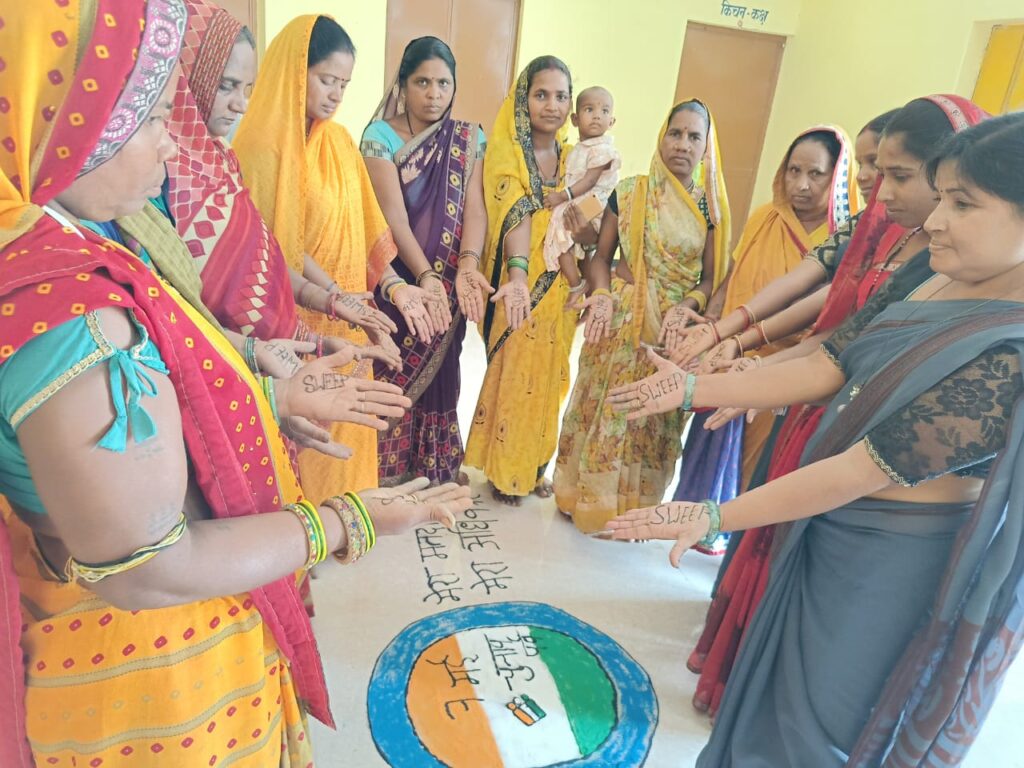 शक्ति जिले में लोकसभा चुनाव के लिए मतदान दल हो रहे तैयार,आईएएस कलेक्टर टोपनो के मार्गदर्शन में चुनावी कार्य जोरों से, सभी जुटे लोकतंत्र के महापर्व को सफल बनाने में शक्ति जिले में लोकसभा चुनाव के लिए मतदान दल हो रहे तैयार,आईएएस कलेक्टर टोपनो के मार्गदर्शन में चुनावी कार्य जोरों से, सभी जुटे लोकतंत्र के महापर्व को सफल बनाने में kshititech