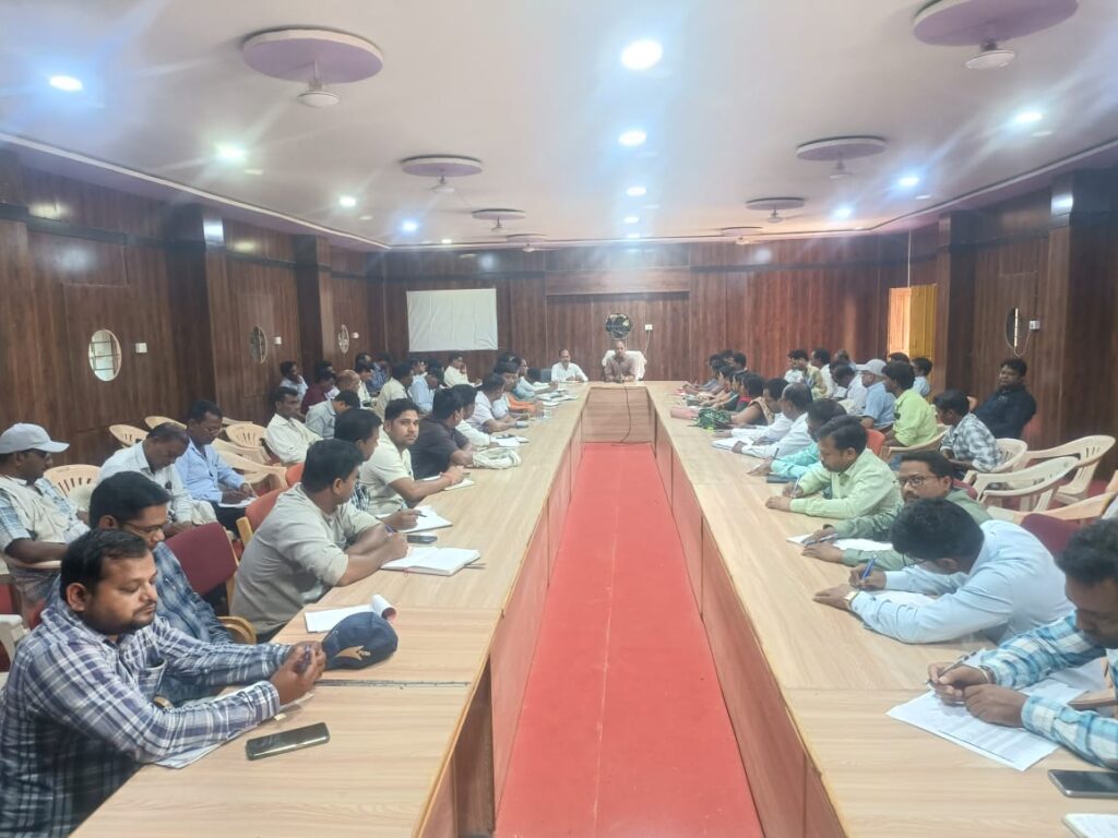 IAS अमृत विकास तोपनों के मार्गदर्शन में शक्ति जिले में कम मतदान वाली पंचायतो में शत प्रतिशत मतदान करवाने की तैयारी, ग्राम पंचायतो के सचिवों को बुलाकर ली बैठक, शक्ति जनपद सीईओ ने भी किया निर्वाचन को लेकर क्षेत्र का दौरा IAS अमृत विकास तोपनों के मार्गदर्शन में शक्ति जिले में कम मतदान वाली पंचायतो में शत प्रतिशत मतदान करवाने की तैयारी, ग्राम पंचायतो के सचिवों को बुलाकर ली बैठक, शक्ति जनपद सीईओ ने भी किया निर्वाचन को लेकर क्षेत्र का दौरा kshititech