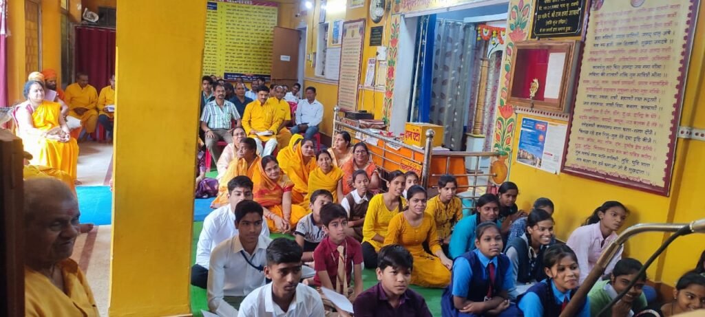 गायत्री शक्तिपीठ द्वारा किया गया जिला स्तरीय भारतीय संस्कृति ज्ञान परीक्षा के पुरस्कारों का वितरण, समाज सेविका हेमलता बंसल,गुड्डी देवी रही अतिथि के रूप में मौजूद kshititech