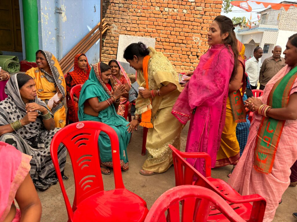 लोकसभा चुनाव को लेकर अड़भार शहर में हुआ महिला सम्मेलन का आयोजन, संयोगिता ने कहा- मोदी जी के नेतृत्व में ही देश बनेगा विकसित राष्ट्र,BJP प्रत्याशी कमलेश जांगड़े ने किया 8 अप्रैल को मतदाताओं से जनसंपर्क, पूर्व विधायक डॉ खिलावन साहू भी कर रहे कमलेश के साथ घर-घर मतदाताओं से संपर्क लोकसभा चुनाव को लेकर अड़भार शहर में हुआ महिला सम्मेलन का आयोजन, संयोगिता ने कहा- मोदी जी के नेतृत्व में ही देश बनेगा विकसित राष्ट्र,BJP प्रत्याशी कमलेश जांगड़े ने किया 8 अप्रैल को मतदाताओं से जनसंपर्क, पूर्व विधायक डॉ खिलावन साहू भी कर रहे कमलेश के साथ घर-घर मतदाताओं से संपर्क kshititech