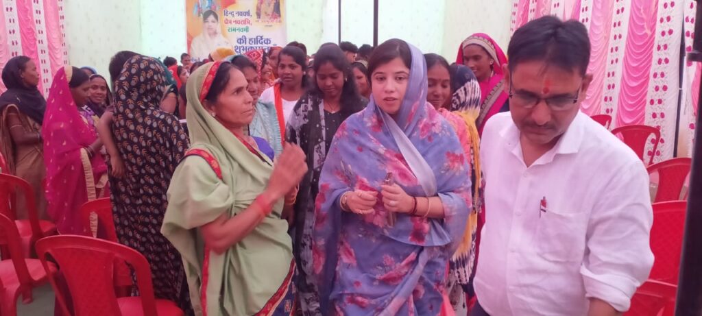 लोकसभा चुनाव को लेकर अड़भार शहर में हुआ महिला सम्मेलन का आयोजन, संयोगिता ने कहा- मोदी जी के नेतृत्व में ही देश बनेगा विकसित राष्ट्र,BJP प्रत्याशी कमलेश जांगड़े ने किया 8 अप्रैल को मतदाताओं से जनसंपर्क, पूर्व विधायक डॉ खिलावन साहू भी कर रहे कमलेश के साथ घर-घर मतदाताओं से संपर्क लोकसभा चुनाव को लेकर अड़भार शहर में हुआ महिला सम्मेलन का आयोजन, संयोगिता ने कहा- मोदी जी के नेतृत्व में ही देश बनेगा विकसित राष्ट्र,BJP प्रत्याशी कमलेश जांगड़े ने किया 8 अप्रैल को मतदाताओं से जनसंपर्क, पूर्व विधायक डॉ खिलावन साहू भी कर रहे कमलेश के साथ घर-घर मतदाताओं से संपर्क kshititech