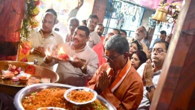 महामाई के दरबार में महंत- नवरात्रि पर्व पर शक्ति विधायक चरण दास ने महामाया मंदिर में करी पूजा अर्चना, माता रानी से की क्षेत्र की सुख शांति समृद्धि की प्रार्थना, शक्ति प्रवास पर कांग्रेस कार्यकर्ताओं से भी करी चुनाव को लेकर चर्चा kshititech