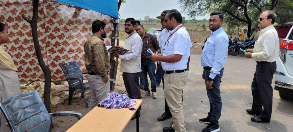 राजनैतिक दलों के खर्चों की निगरानी हो गई शुरू- शक्ति जिले में लोकसभा चुनाव व्यय प्रेक्षक पहुंचे शक्ति, अधिकारियों के साथ करी बैठक, शहर की प्रवेश सीमाओं पर भी लगे विशेष नाको में निगरानी का लिया जायजा, नहीं बच सकेंगे राजनैतिक प्रत्याशी कम खर्च दिखाने के मामलों में, आम जनता भी कर सकेगी व्यय प्रेक्षक से मुलाकात kshititech