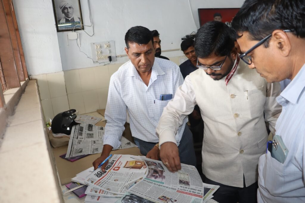 राजनैतिक दलों के खर्चों की निगरानी हो गई शुरू- शक्ति जिले में लोकसभा चुनाव व्यय प्रेक्षक पहुंचे शक्ति, अधिकारियों के साथ करी बैठक, शहर की प्रवेश सीमाओं पर भी लगे विशेष नाको में निगरानी का लिया जायजा, नहीं बच सकेंगे राजनैतिक प्रत्याशी कम खर्च दिखाने के मामलों में, आम जनता भी कर सकेगी व्यय प्रेक्षक से मुलाकात kshititech