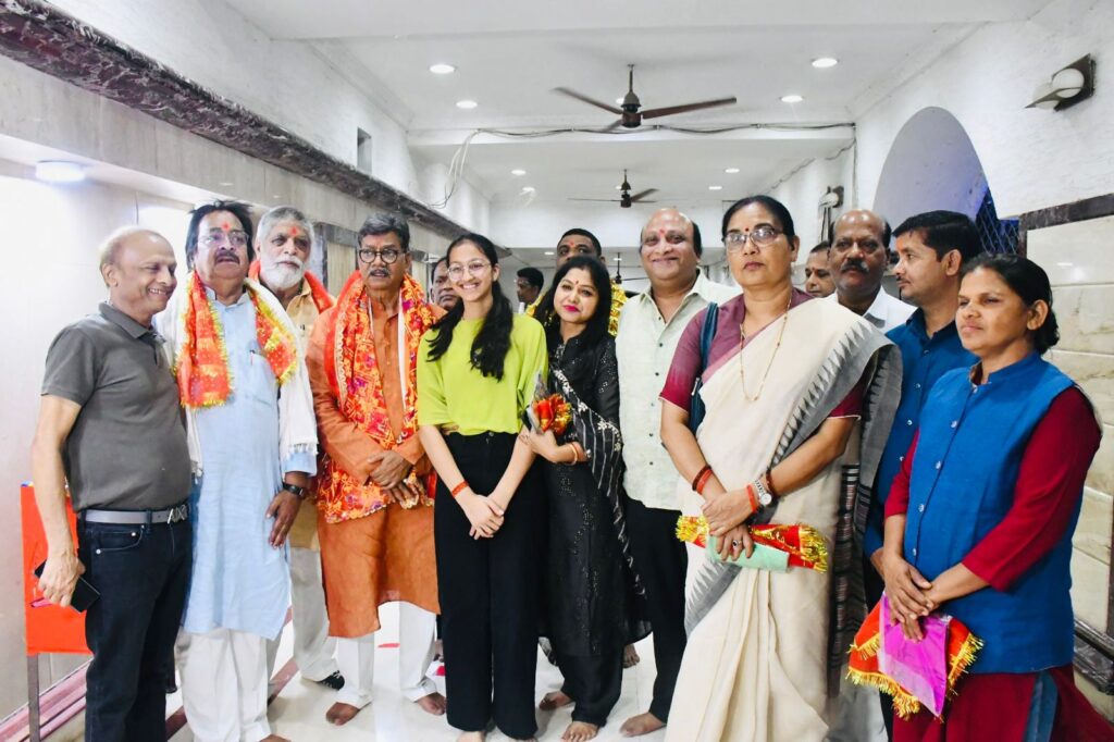 चंद्रहासिनी महोत्सव का प्रथम दिवस-चंद्रपुर में चैत्र नवरात्र के पंचमी दिवस 13 अप्रेल कों सम्पन्न हुआ दुकालू यादव का कार्यक्रम,महोत्सव के शुभारंभ दिवस के मुख्य अतिथि रहे नेता प्रतिपक्ष महंत एवम चंद्रपुर विधायक रामकुमार यादव,पहली बार चंद्रपुर में हो रहा भव्य आयोजन, महंत जी ने कहा-माता रानी की कृपा हम सब पर चंद्रहासिनी महोत्सव का प्रथम दिवस-चंद्रपुर में चैत्र नवरात्र के पंचमी दिवस 13 अप्रेल कों सम्पन्न हुआ दुकालू यादव का कार्यक्रम,महोत्सव के शुभारंभ दिवस के मुख्य अतिथि रहे नेता प्रतिपक्ष महंत एवम चंद्रपुर विधायक रामकुमार यादव,पहली बार चंद्रपुर में हो रहा भव्य आयोजन, महंत जी ने कहा-माता रानी की कृपा हम सब पर kshititech