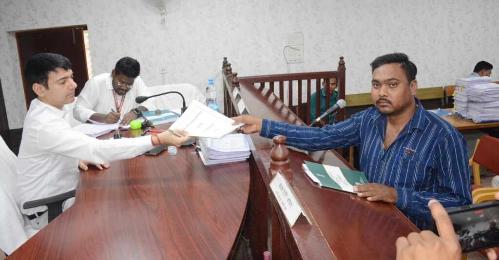 CM विष्णु पहुंचे कमलेश के नामांकन में- 17 प्रत्याशियों ने जमा किए जांजगीर चांपा लोकसभा के लिए सांसद के नामांकन,कमलेश जांगड़े के नामांकन में स्वयं मुख्यमंत्री विष्णु देव साय रहे मौजूद,19 अप्रैल को नामांकन की तिथि हुई समाप्त,शक्ति जिले में कलेक्टर टोपनो के मार्गदर्शन में चल रहा मतदान जागरूकता अभियान kshititech