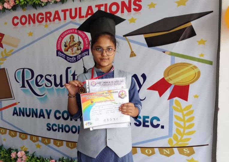 गुंजा की सफलता- श्री चंद्रपुर पदयात्रा सेवा समिति के अध्यक्ष श्यामसुंदर अग्रवाल की बिटिया गुंजा ने हासिल किया 92.42% अंक, विद्यालय प्रबंधन एवं परिवार जनों सहित समिति ने भी दी बधाई kshititech