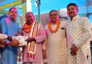 सकरेली कलां में मानस की रही धूम,9 दिन के बाद हुआ अखंड नवधा रामायण का समापन,सर्वश्रेष्ठ गायन वादन करने वाले मानस मंडलियो को किया गया पुरस्कृत, रायगढ़ की संतोष मानस मंडली रही प्रथम विजेता, अपनी भव्यता के लिए पूरे छत्तीसगढ़ में प्रसिद्ध है सकरेली की अखंड नवधा रामायण सकरेली कलां में मानस की रही धूम,9 दिन के बाद हुआ अखंड नवधा रामायण का समापन,सर्वश्रेष्ठ गायन वादन करने वाले मानस मंडलियो को किया गया पुरस्कृत, रायगढ़ की संतोष मानस मंडली रही प्रथम विजेता, अपनी भव्यता के लिए पूरे छत्तीसगढ़ में प्रसिद्ध है सकरेली की अखंड नवधा रामायण kshititech