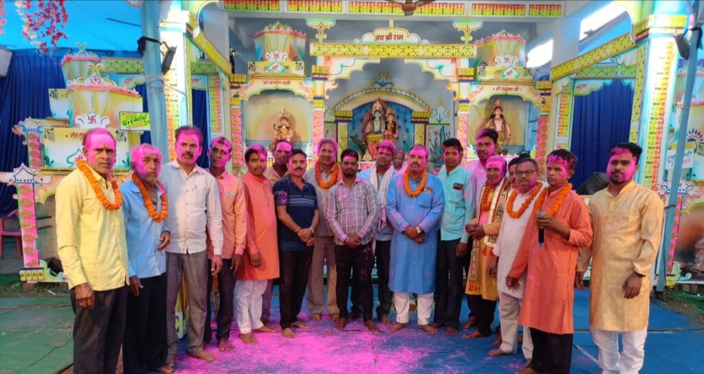 सकरेली कलां में मानस की रही धूम,9 दिन के बाद हुआ अखंड नवधा रामायण का समापन,सर्वश्रेष्ठ गायन वादन करने वाले मानस मंडलियो को किया गया पुरस्कृत, रायगढ़ की संतोष मानस मंडली रही प्रथम विजेता, अपनी भव्यता के लिए पूरे छत्तीसगढ़ में प्रसिद्ध है सकरेली की अखंड नवधा रामायण सकरेली कलां में मानस की रही धूम,9 दिन के बाद हुआ अखंड नवधा रामायण का समापन,सर्वश्रेष्ठ गायन वादन करने वाले मानस मंडलियो को किया गया पुरस्कृत, रायगढ़ की संतोष मानस मंडली रही प्रथम विजेता, अपनी भव्यता के लिए पूरे छत्तीसगढ़ में प्रसिद्ध है सकरेली की अखंड नवधा रामायण kshititech