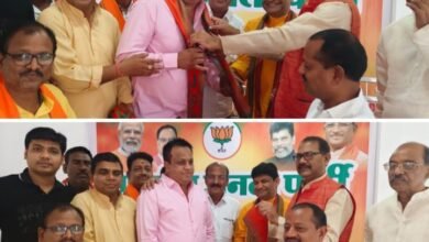 3 सालों बाद फिर से लौट आए भाजपा में भवानी- पूर्व भाजपा मंडल अध्यक्ष भवानी तिवारी की हुई 9 अप्रैल को घर वापसी, भाजपा जिला अध्यक्ष कृष्णकांत चंद्रा ने भवानी को के गले में डाला भाजपा का गमछा, पूर्व विधायक डॉक्टर खिलावन साहू भी रहे मौजूद, भवानी ने कहा- मुझे मलाल रहा भाजपा परिवार से दूर रहने का 3 सालों बाद फिर से लौट आए भाजपा में भवानी- पूर्व भाजपा मंडल अध्यक्ष भवानी तिवारी की हुई 9 अप्रैल को घर वापसी, भाजपा जिला अध्यक्ष कृष्णकांत चंद्रा ने भवानी को के गले में डाला भाजपा का गमछा, पूर्व विधायक डॉक्टर खिलावन साहू भी रहे मौजूद, भवानी ने कहा- मुझे मलाल रहा भाजपा परिवार से दूर रहने का kshititech