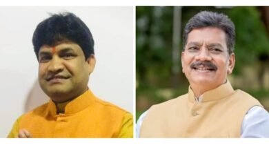 सठिया गिस महंत-छत्तीसगढ़ विधानसभा के नेता प्रतिपक्ष के मोदी के डिफाल्टर वाले बयान पर पूर्व विधायक डॉक्टर खिलावन साहू ने कहा-सठिया गए हैं महंत, तथा मानसिक संतुलन खो चुके हैं, साहू ने कहा- नजर नहीं आ रही मैदान में कांग्रेस और महंत कह रहे जीतेंगे 5- 6 सीट, खिलावन ने कहा महंत छत्तीसगढ़िया एवं कबीरहा होने का कर रहे ढोंग सठिया गिस महंत-छत्तीसगढ़ विधानसभा के नेता प्रतिपक्ष के मोदी के डिफाल्टर वाले बयान पर पूर्व विधायक डॉक्टर खिलावन साहू ने कहा-सठिया गए हैं महंत, तथा मानसिक संतुलन खो चुके हैं, साहू ने कहा- नजर नहीं आ रही मैदान में कांग्रेस और महंत कह रहे जीतेंगे 5- 6 सीट, खिलावन ने कहा महंत छत्तीसगढ़िया एवं कबीरहा होने का कर रहे ढोंग kshititech