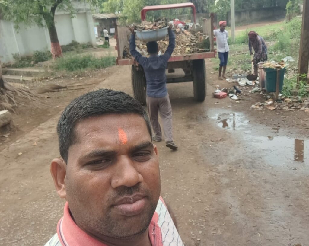 नगर पंचायत अड़भार में ग्रीष्म ऋतु को देखते हुए टैंकरों से की जा रही पेयजल आपूर्ति, सुबह से शाम तक शहर के विभिन्न वार्डों में नवरात्रि पर्व को लेकर हो रहा स्वच्छता अभियान, प्रतिदिन हजारों की संख्या में मां अष्टभुजी के दर्शन हेतु पहुंच रहे श्रद्धालु नगर पंचायत अड़भार में ग्रीष्म ऋतु को देखते हुए टैंकरों से की जा रही पेयजल आपूर्ति, सुबह से शाम तक शहर के विभिन्न वार्डों में नवरात्रि पर्व को लेकर हो रहा स्वच्छता अभियान, प्रतिदिन हजारों की संख्या में मां अष्टभुजी के दर्शन हेतु पहुंच रहे श्रद्धालु kshititech
