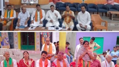 कांग्रेस पर आक्रामक भाजपा- भाजपा नेताओं ने कहा- कांग्रेस की चल रही जुबानी तलवारों का जवाब देने हम हैं तैयार, भाजपा जिला अध्यक्ष ने कहा कांग्रेस नेताओं की बदजुबानी का जवाब देने को तैयार है भाजपा, प्रत्याशी कमलेश ने कहा- मोर नाम हे कमलेश, कमलेश के कमल म दबाना हे बटन,बाराद्वार में 13 अप्रैल को होंगा भाजपा का कार्यकर्ता सम्मेलन कांग्रेस पर आक्रामक भाजपा- भाजपा नेताओं ने कहा- कांग्रेस की चल रही जुबानी तलवारों का जवाब देने हम हैं तैयार, भाजपा जिला अध्यक्ष ने कहा कांग्रेस नेताओं की बदजुबानी का जवाब देने को तैयार है भाजपा, प्रत्याशी कमलेश ने कहा- मोर नाम हे कमलेश, कमलेश के कमल म दबाना हे बटन,बाराद्वार में 13 अप्रैल को होंगा भाजपा का कार्यकर्ता सम्मेलन kshititech