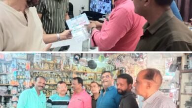 कन्हैया ने किया पूर्व मुख्यमंत्री भूपेश बघेल के लिए व्यापारियों के बीच जनसंपर्क, कहा बघेल सरकार में प्रदेश में व्यापारी थे खुश, भाजपा की सरकार में 2 महीने में ही व्यापारी हो गए त्रस्त, राजनांदगांव क्षेत्र में बघेल के समर्थन में कांग्रेस कार्यकर्ता उत्साहित, छत्तीसगढ़ प्रदेश कांग्रेस कमेटी के महामंत्री हैं कन्हैया अग्रवाल kshititech