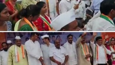 तपती दोपहरी में भी शिव के समर्थन में उमड़ा कांग्रेस कार्यकर्ताओं का हुजूम- शिव ने भरा नामांकन- कहा देश की जनता जुमलेबाजों को सिखाएगी चुनाव में सबक, कांग्रेस की महालक्ष्मी न्याय योजना से देश की करोड़ों महिलाओं को मिलेगा 01 लाख सालाना, विधानसभा के नेता प्रतिपक्ष महंत भी रहे मौजूद, कांग्रेस के घोषणा पत्र की 10 बिंदुओं पर केंद्रित रही कांग्रेस की सभा kshititech