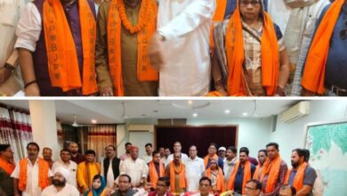 शक्ति की पूर्व कांग्रेस विधायक सरोजा राठौर एवम उनके पति कांग्रेस नेता मनहरण राठौर भी हुए भाजपा में शामिल, भाजपा के दिग्गज नेताओं की उपस्थिति में हुआ भाजपा प्रवेश, तत्कालीन विधानसभा अध्यक्ष महंत के प्रतिनिधि रह चुके है मनहरण राठौर, तीन बार कांग्रेस की टिकट पर विधायक चुनाव लड़ा है मनहरण ने शक्ति की पूर्व कांग्रेस विधायक सरोजा राठौर एवम उनके पति कांग्रेस नेता मनहरण राठौर भी हुए भाजपा में शामिल, भाजपा के दिग्गज नेताओं की उपस्थिति में हुआ भाजपा प्रवेश, तत्कालीन विधानसभा अध्यक्ष महंत के प्रतिनिधि रह चुके है मनहरण राठौर, तीन बार कांग्रेस की टिकट पर विधायक चुनाव लड़ा है मनहरण ने kshititech