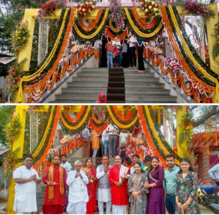 शक्ति शहर में हनुमान जन्मोत्सव पर हरेठी स्थित पंचमुखी दक्षिणमुखी हनुमान मंदिर सहित मंदिरों में लगी भक्तों की भीड़, पूजा- अर्चना कर प्रसाद का हुआ वितरण, जय बाबा बजरंगबली के श्री घोष से गुंज उठा शहर, हनुमान जी की आराधना में झूम उठे लोग, मंदिरों में हनुमान जी को लगा महाभोग का प्रसाद शक्ति शहर में हनुमान जन्मोत्सव पर हरेठी स्थित पंचमुखी दक्षिणमुखी हनुमान मंदिर सहित मंदिरों में लगी भक्तों की भीड़, पूजा- अर्चना कर प्रसाद का हुआ वितरण, जय बाबा बजरंगबली के श्री घोष से गुंज उठा शहर, हनुमान जी की आराधना में झूम उठे लोग, मंदिरों में हनुमान जी को लगा महाभोग का प्रसाद kshititech