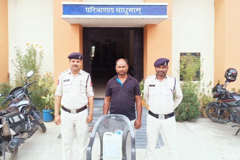 शक्ति पुलिस की नशे पर अब तक की सबसे बड़ी कार्रवाई-छुपाकर रखा गया लाखों रुपए का गांजा हुआ जप्त, एसपी अंकिता शर्मा के निर्देशन में शक्ति थाना टीआई विवेक शर्मा की कार्रवाई, नवरात्रि को लेकर शक्ति पुलिस ने जारी किए यातायात एवम अन्य व्यवस्थाओं को लेकर दिशा- निर्देश, नगरदा पुलिस ने जप्त कीअवैध शराब kshititech