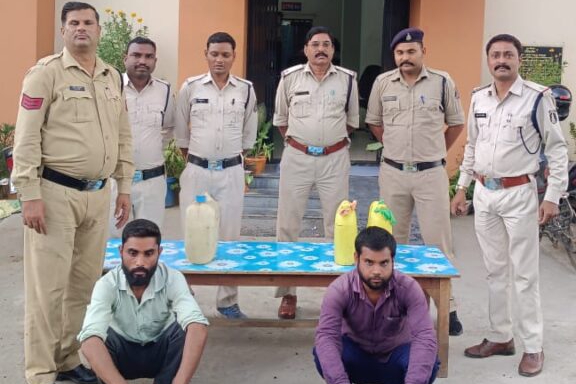 शक्ति पुलिस की नशे पर अब तक की सबसे बड़ी कार्रवाई-छुपाकर रखा गया लाखों रुपए का गांजा हुआ जप्त, एसपी अंकिता शर्मा के निर्देशन में शक्ति थाना टीआई विवेक शर्मा की कार्रवाई, नवरात्रि को लेकर शक्ति पुलिस ने जारी किए यातायात एवम अन्य व्यवस्थाओं को लेकर दिशा- निर्देश, नगरदा पुलिस ने जप्त कीअवैध शराब kshititech