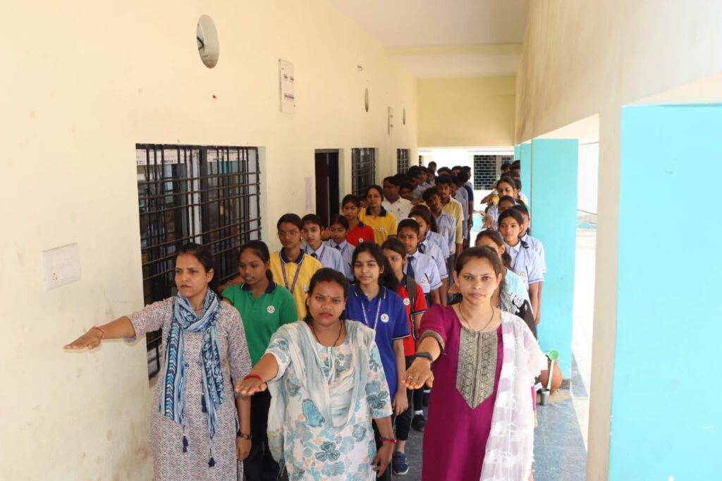 मतदान को लेकर शक्ति जिले के मतदाता उत्साहित- शक्ति जिले में बुजुर्ग मतदाता ले रहे डाक मत पत्र का उपयोग, कलेक्टर अमृत विकास टोपनो के निर्देशन में निर्वाचन अमला सक्रिय,1 मई को हुई मतदान जागरूकता को लेकर निबंध, गीत, स्लोगन प्रतियोगिता, विगत चुनावो के वोट प्रतिशत का रिकॉर्ड टूटेगा इस बार शक्ति जिले में मतदान को लेकर शक्ति जिले के मतदाता उत्साहित- शक्ति जिले में बुजुर्ग मतदाता ले रहे डाक मत पत्र का उपयोग, कलेक्टर अमृत विकास टोपनो के निर्देशन में निर्वाचन अमला सक्रिय,1 मई को हुई मतदान जागरूकता को लेकर निबंध, गीत, स्लोगन प्रतियोगिता, विगत चुनावो के वोट प्रतिशत का रिकॉर्ड टूटेगा इस बार शक्ति जिले में kshititech