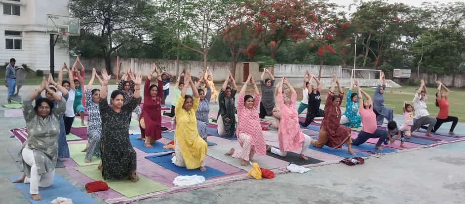 योगा, एरोबिक्स- शक्ति के जिंदल वर्ल्ड स्कूल में चल रहे निशुल्क योग प्रशिक्षण एवं एरोबिक्स शिविर में शरीर को स्वस्थ बनाने दिख रहा लोगों का उत्साह,तड़के सुबह से ही जिंदल वर्ल्ड स्कूल प्रबंधन एवं मारवाड़ी महिला जागृति शाखा दे रही प्रशिक्ष योगा, एरोबिक्स- शक्ति के जिंदल वर्ल्ड स्कूल में चल रहे निशुल्क योग प्रशिक्षण एवं एरोबिक्स शिविर में शरीर को स्वस्थ बनाने दिख रहा लोगों का उत्साह,तड़के सुबह से ही जिंदल वर्ल्ड स्कूल प्रबंधन एवं मारवाड़ी महिला जागृति शाखा दे रही प्रशिक्ष kshititech