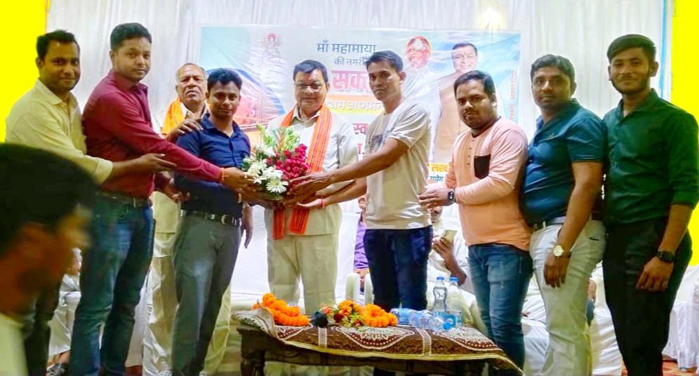 लखन पहुंचे समाज बंधुओ के बीच-छत्तीसगढ़ के वाणिज्य उद्योग मंत्री लखन लाल देवांगन के शक्ति आगमन पर देवांगन युवा संगठन ने किया अभूतपूर्व स्वागत, देवांगन धर्मशाला में था आयोजन, समाज के कार्यकारी अध्यक्ष गोविंद ने कहा- आपके आगमन से समाज है हर्षित लखन पहुंचे समाज बंधुओ के बीच-छत्तीसगढ़ के वाणिज्य उद्योग मंत्री लखन लाल देवांगन के शक्ति आगमन पर देवांगन युवा संगठन ने किया अभूतपूर्व स्वागत, देवांगन धर्मशाला में था आयोजन, समाज के कार्यकारी अध्यक्ष गोविंद ने कहा- आपके आगमन से समाज है हर्षित kshititech