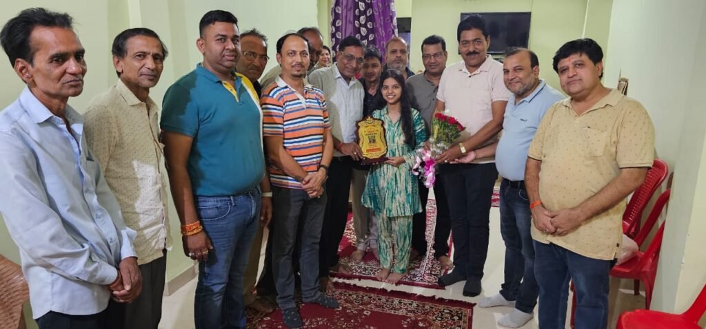 अग्र कुल की बिटिया बनी टॉपर-छत्तीसगढ़ में अग्रवाल समाज का नाम गौरवन्नित किया सरायपाली की महक अग्रवाल ने, 12वीं बोर्ड परीक्षा में स्टेट टॉपर में पहला स्थान बनाया महक ने, अग्रवाल समाज सरायपाली ने महक के घर पहुंच कर दी बधाई, दसवीं बोर्ड में भी महक ने टॉप टेन ने बनाया था स्थान अग्र कुल की बिटिया बनी टॉपर-छत्तीसगढ़ में अग्रवाल समाज का नाम गौरवन्नित किया सरायपाली की महक अग्रवाल ने, 12वीं बोर्ड परीक्षा में स्टेट टॉपर में पहला स्थान बनाया महक ने, अग्रवाल समाज सरायपाली ने महक के घर पहुंच कर दी बधाई, दसवीं बोर्ड में भी महक ने टॉप टेन ने बनाया था स्थान kshititech