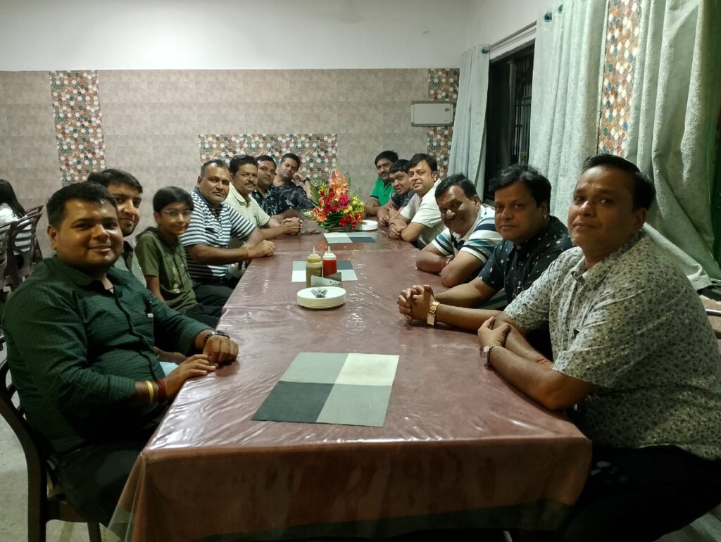 शक्ति की मारवाड़ी युवा मंच शाखा ने किया सेवा का कार्य- शहर के अग्रसेन चौक में 15 मई को 1000 राहगीरों को पिलाया आम का पानी एवं शरबत, शक्ति टीआई,पूर्व नगर पालिका अध्यक्ष द्वय एवम अग्रवाल सभा अध्यक्ष रहे मौजूद,TI शर्मा ने- कहा भीषण गर्मी में ठंडे पानी की सेवा है सबसे बड़ा पुण्य का कार्य शक्ति की मारवाड़ी युवा मंच शाखा ने किया सेवा का कार्य- शहर के अग्रसेन चौक में 15 मई को 1000 राहगीरों को पिलाया आम का पानी एवं शरबत, शक्ति टीआई,पूर्व नगर पालिका अध्यक्ष द्वय एवम अग्रवाल सभा अध्यक्ष रहे मौजूद,TI शर्मा ने- कहा भीषण गर्मी में ठंडे पानी की सेवा है सबसे बड़ा पुण्य का कार्य kshititech