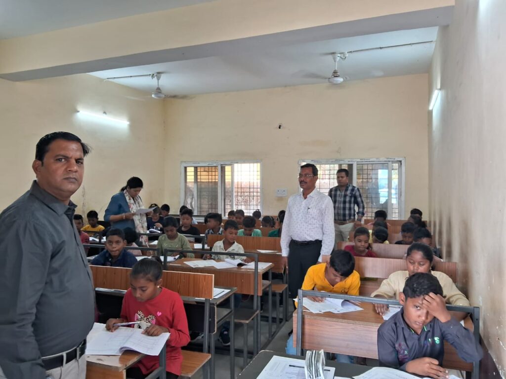 शक्ति जिले में हो रही रखड़ की डंपिंग पर कलेक्टर टोपनो की बड़ी कार्रवाई, जगह-जगह सड़कों के किनारे राखड़ पाटकर पर्यावरण को किया जा रहा प्रदूषित, जिले में धड़ल्ले से राखड़ के कारोबारी कर रहे करोड़ों रुपए के वारे-न्यारे शक्ति जिले में हो रही रखड़ की डंपिंग पर कलेक्टर टोपनो की बड़ी कार्रवाई, जगह-जगह सड़कों के किनारे राखड़ पाटकर पर्यावरण को किया जा रहा प्रदूषित, जिले में धड़ल्ले से राखड़ के कारोबारी कर रहे करोड़ों रुपए के वारे-न्यारे kshititech