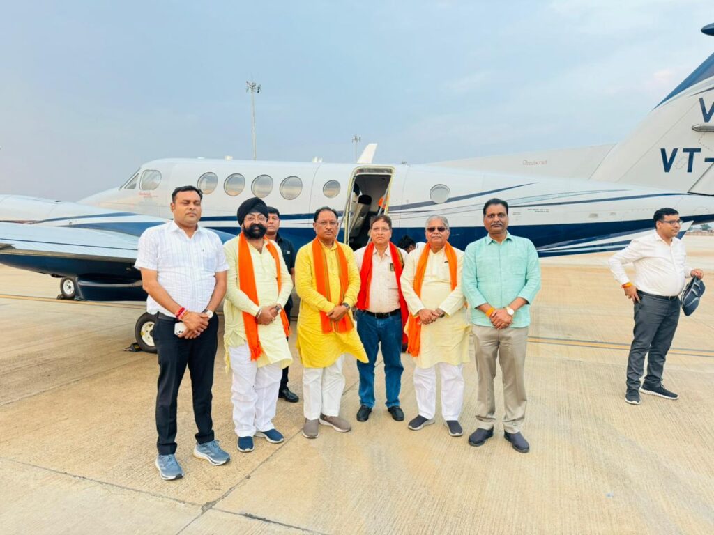 छत्तीसगढ़ के मुख्यमंत्री के साथ प्लेन में झारखंड चुनाव से प्रचार कर वापस लौटे जांजगीर- चांपा जिले के भाजपा नेता अमर सुल्तानिया, अमर ने कहा- 14 सीटों पर भाजपा को मिलेगी रिकॉर्ड जीत, छत्तीसगढ़ के मुख्यमंत्री साय के करीबियों में होती है अमर की गिनती, घाटशिला विधानसभा के प्रभारी थे अमर सुल्तानिया छत्तीसगढ़ के मुख्यमंत्री के साथ प्लेन में झारखंड चुनाव से प्रचार कर वापस लौटे जांजगीर- चांपा जिले के भाजपा नेता अमर सुल्तानिया, अमर ने कहा- 14 सीटों पर भाजपा को मिलेगी रिकॉर्ड जीत, छत्तीसगढ़ के मुख्यमंत्री साय के करीबियों में होती है अमर की गिनती, घाटशिला विधानसभा के प्रभारी थे अमर सुल्तानिया kshititech