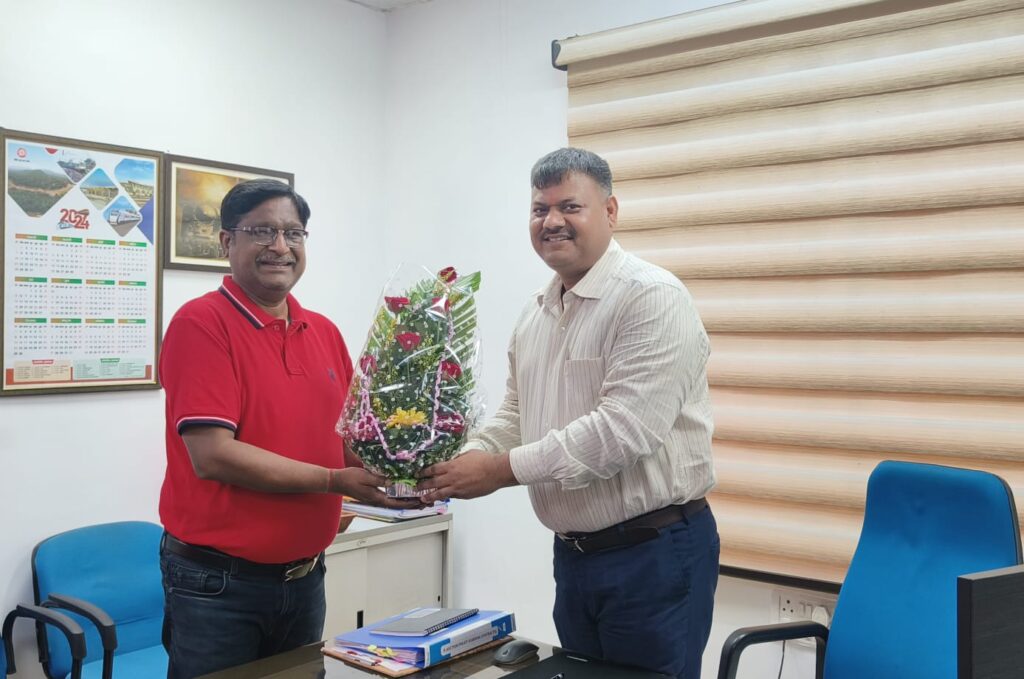 रेलवे के सीनियर डीसीएम से मुलाकात की प्रांतीय अग्रवाल संगठन के चैयरमैन डॉ. अशोक अग्रवाल ने, रायपुर सेंट्रल मारवाड़ी युवा मंच की ई बैटरी कार सेवा की दी जानकारी, रेलवे संबंधित विषयों पर अपने महत्वपूर्ण सुझाव दिए डॉ अशोक अग्रवाल ने रेलवे के सीनियर डीसीएम से मुलाकात की प्रांतीय अग्रवाल संगठन के चैयरमैन डॉ. अशोक अग्रवाल ने, रायपुर सेंट्रल मारवाड़ी युवा मंच की ई बैटरी कार सेवा की दी जानकारी, रेलवे संबंधित विषयों पर अपने महत्वपूर्ण सुझाव दिए डॉ अशोक अग्रवाल ने kshititech