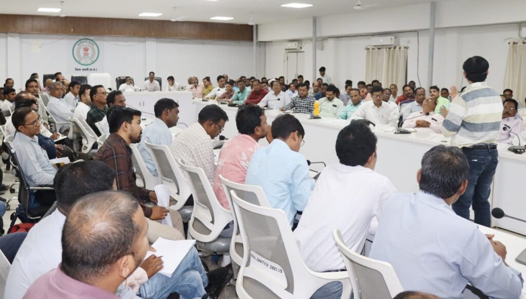 काम नहीं करने पर नपेंगे अब अधिकारी- विष्णु के सुशासन में हुई नई पहल, जन समस्याओं के त्वरित निराकरण करने के लिए प्रत्येक जिले में होंगे नोडल/अपीलीय अधिकारी, शक्ति कलेक्टर के निर्देश पर अवैध खनिज परिवहन पर हुई बड़ी कार्रवाई, लोकसभा चुनाव के प्रचार से फ्री हुए CM विष्णु के सुशासन का अब दिखेगा प्रदेश में असर काम नहीं करने पर नपेंगे अब अधिकारी- विष्णु के सुशासन में हुई नई पहल, जन समस्याओं के त्वरित निराकरण करने के लिए प्रत्येक जिले में होंगे नोडल/अपीलीय अधिकारी, शक्ति कलेक्टर के निर्देश पर अवैध खनिज परिवहन पर हुई बड़ी कार्रवाई, लोकसभा चुनाव के प्रचार से फ्री हुए CM विष्णु के सुशासन का अब दिखेगा प्रदेश में असर kshititech