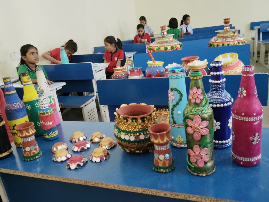 स्कूली बच्चों की प्रतिभाओं को देखकर प्रशंसा की कलेक्टर ने-जिला शिक्षा विभाग शक्ति द्वारा ग्रीष्मकालीन समर कैंप का हुआ आयोजन,कलेक्टर टोपनो ने पहुंचकर बच्चों को किया उत्साह वर्धन,टोपनो ने कहा- ऐसे समर कैंपो से बच्चों की प्रतिभाओं को मिलेगा मंच, जिले में बच्चों की विभिन्न गतिविधियों में शिक्षा विभाग कर रहा सराहनीय प्रयास स्कूली बच्चों की प्रतिभाओं को देखकर प्रशंसा की कलेक्टर ने-जिला शिक्षा विभाग शक्ति द्वारा ग्रीष्मकालीन समर कैंप का हुआ आयोजन,कलेक्टर टोपनो ने पहुंचकर बच्चों को किया उत्साह वर्धन,टोपनो ने कहा- ऐसे समर कैंपो से बच्चों की प्रतिभाओं को मिलेगा मंच, जिले में बच्चों की विभिन्न गतिविधियों में शिक्षा विभाग कर रहा सराहनीय प्रयास kshititech