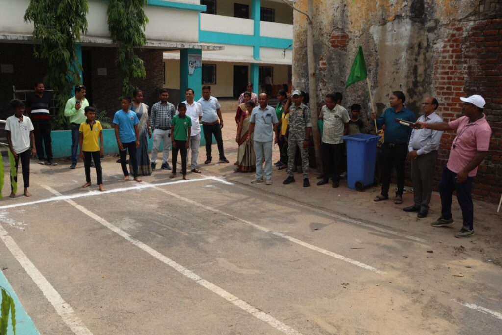 स्कूली बच्चों की प्रतिभाओं को देखकर प्रशंसा की कलेक्टर ने-जिला शिक्षा विभाग शक्ति द्वारा ग्रीष्मकालीन समर कैंप का हुआ आयोजन,कलेक्टर टोपनो ने पहुंचकर बच्चों को किया उत्साह वर्धन,टोपनो ने कहा- ऐसे समर कैंपो से बच्चों की प्रतिभाओं को मिलेगा मंच, जिले में बच्चों की विभिन्न गतिविधियों में शिक्षा विभाग कर रहा सराहनीय प्रयास स्कूली बच्चों की प्रतिभाओं को देखकर प्रशंसा की कलेक्टर ने-जिला शिक्षा विभाग शक्ति द्वारा ग्रीष्मकालीन समर कैंप का हुआ आयोजन,कलेक्टर टोपनो ने पहुंचकर बच्चों को किया उत्साह वर्धन,टोपनो ने कहा- ऐसे समर कैंपो से बच्चों की प्रतिभाओं को मिलेगा मंच, जिले में बच्चों की विभिन्न गतिविधियों में शिक्षा विभाग कर रहा सराहनीय प्रयास kshititech