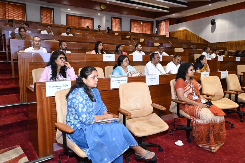 शक्ति जिले में लोकसभा चुनाव को लेकर मतगणना कर्मियों का किया गया प्रथम रेंडमाइजेशन, राज्य के मुख्य निर्वाचन पदाधिकारी मतगणना अधिकारियों से हुई रूबरू रीना बाबा साहब कंगाले ने कहा निर्वाचन प्रक्रिया का अंतिम पड़ाव है मतगणना, शक्ति कलेक्टर अमृत विकास टोपनो के मार्गदर्शन में मतगणना की तैयारियां पूर्ण शक्ति जिले में लोकसभा चुनाव को लेकर मतगणना कर्मियों का किया गया प्रथम रेंडमाइजेशन, राज्य के मुख्य निर्वाचन पदाधिकारी मतगणना अधिकारियों से हुई रूबरू रीना बाबा साहब कंगाले ने कहा निर्वाचन प्रक्रिया का अंतिम पड़ाव है मतगणना, शक्ति कलेक्टर अमृत विकास टोपनो के मार्गदर्शन में मतगणना की तैयारियां पूर्ण kshititech