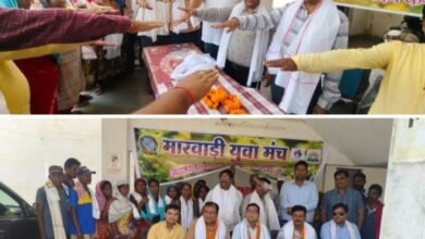 मजदूर दिवस के मौके पर शक्ति की मारवाड़ी युवा मंच शाखा ने नगर पालिका की स्वच्छता दीदियों एवं स्वच्छता मित्रों का किया सम्मान, गमछा पहनाकर कराया जलपान, एवं 7 मई को वोट डालने की दिलाई शपथ, श्रमिकों ने कहा- हम सभी पहले करेंगे मतदान, सीएमओ के आग्रह पर मंच की शाखा द्वारा मतदान दिवस कॉलेज के मतदान केंद्र में मतदाताओं को देंगी शरबत की सेवा kshititech