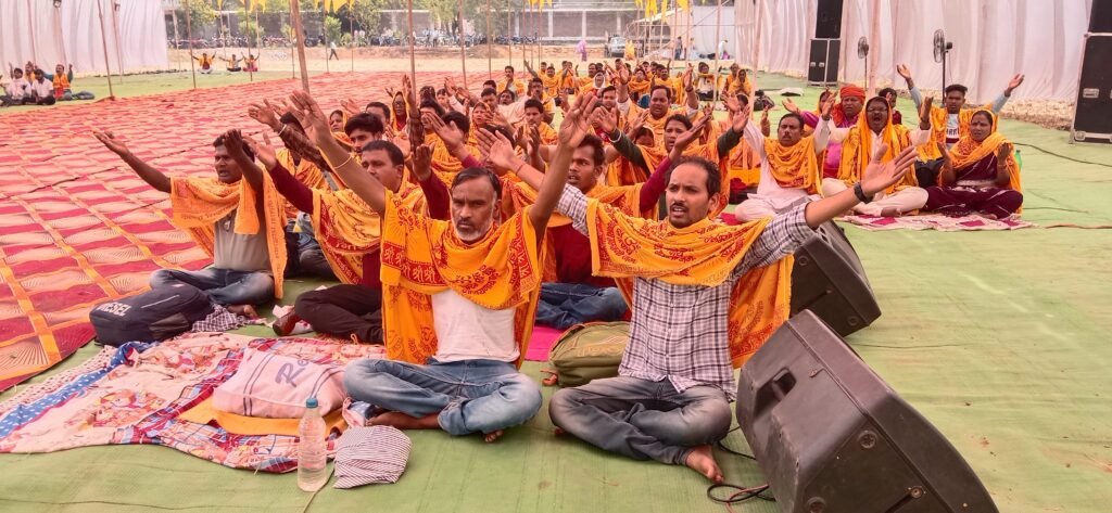 हनुमान जी की कठिन साधना- 5 मई को शक्ति में हुआ दीक्षा साधना प्रवचन कार्यक्रम, 72 घंटे के अनवरत हनुमान जी की साधना का एक कुंडीय यज्ञ भी हुआ पूर्ण, 108 कुंडीय यज्ञ के माध्यम से लोगों ने करी साधना, तपती दोपहरी में भी खुले आसमान के नीचे लोगों ने हनुमान जी का किया स्मरण kshititech