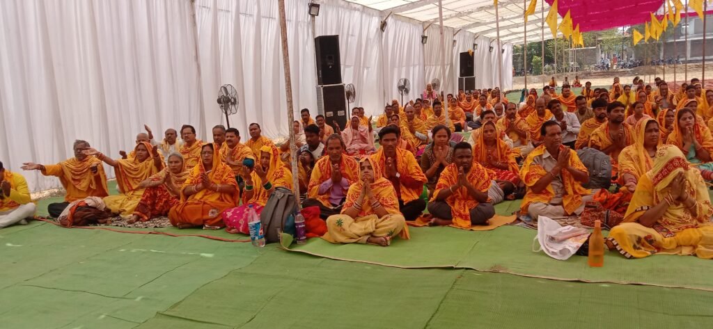 हनुमान जी की कठिन साधना- 5 मई को शक्ति में हुआ दीक्षा साधना प्रवचन कार्यक्रम, 72 घंटे के अनवरत हनुमान जी की साधना का एक कुंडीय यज्ञ भी हुआ पूर्ण, 108 कुंडीय यज्ञ के माध्यम से लोगों ने करी साधना, तपती दोपहरी में भी खुले आसमान के नीचे लोगों ने हनुमान जी का किया स्मरण kshititech