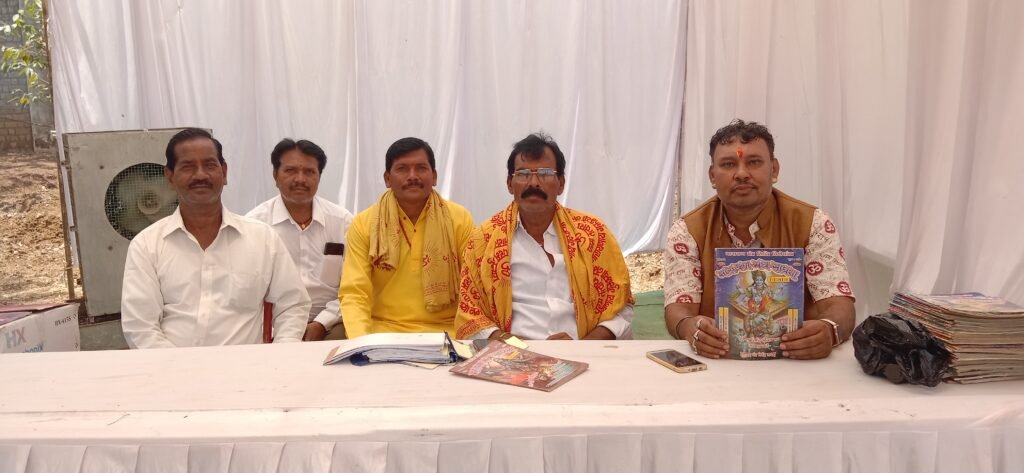 हनुमान जी की कठिन साधना- 5 मई को शक्ति में हुआ दीक्षा साधना प्रवचन कार्यक्रम, 72 घंटे के अनवरत हनुमान जी की साधना का एक कुंडीय यज्ञ भी हुआ पूर्ण, 108 कुंडीय यज्ञ के माध्यम से लोगों ने करी साधना, तपती दोपहरी में भी खुले आसमान के नीचे लोगों ने हनुमान जी का किया स्मरण kshititech