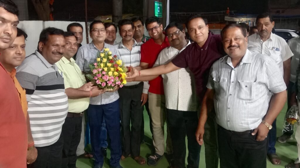 ऐतिहासिक एवं अनूठा जन्मदिन- शहर के बच्चों ने भी अपने श्यामू चाचा का मनाया जन्मदिन, 16 मई की देर शाम श्यामसुंदर को जन्मदिन की बधाई देने पहुंचे शहर वासी, क्या युवा, क्या बुजुर्ग, अपने लाडले श्यामसुंदर को बधाई आशीर्वाद देने लोगों का उमड़ा प्या ऐतिहासिक एवं अनूठा जन्मदिन- शहर के बच्चों ने भी अपने श्यामू चाचा का मनाया जन्मदिन, 16 मई की देर शाम श्यामसुंदर को जन्मदिन की बधाई देने पहुंचे शहर वासी, क्या युवा, क्या बुजुर्ग, अपने लाडले श्यामसुंदर को बधाई आशीर्वाद देने लोगों का उमड़ा प्या kshititech