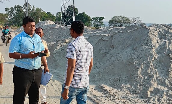 एक्शन में शक्ति कलेक्टर टोपनो- चंद्रपुर में मांड नदी के तट को ही बना दिया फ्लाई ऐश का अवैध डंपिंग स्थल, जिला प्रशासन के निर्देश पर हुई बड़ी कार्रवाई, पर्यावरण प्रदूषित करने कोई कसर बाकी नहीं छोड़ रहे अवैध फ्लाई एस के कारोबारी एक्शन में शक्ति कलेक्टर टोपनो- चंद्रपुर में मांड नदी के तट को ही बना दिया फ्लाई ऐश का अवैध डंपिंग स्थल, जिला प्रशासन के निर्देश पर हुई बड़ी कार्रवाई, पर्यावरण प्रदूषित करने कोई कसर बाकी नहीं छोड़ रहे अवैध फ्लाई एस के कारोबारी kshititech